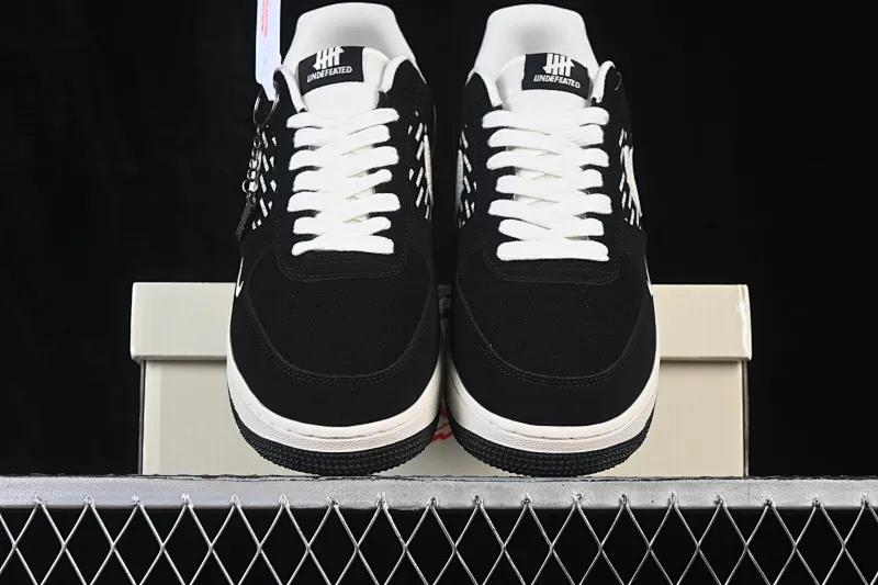 All categories Nk Air Force 1 Air Force series Nk Air Force 1 Low Air Force low-top Nike Air Force 1'07 Low black and white Air Force 1 low-top casual sneakers DW8806-004